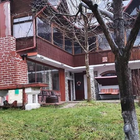 Villa Casa Colt De Rai Brezoi Esterno foto