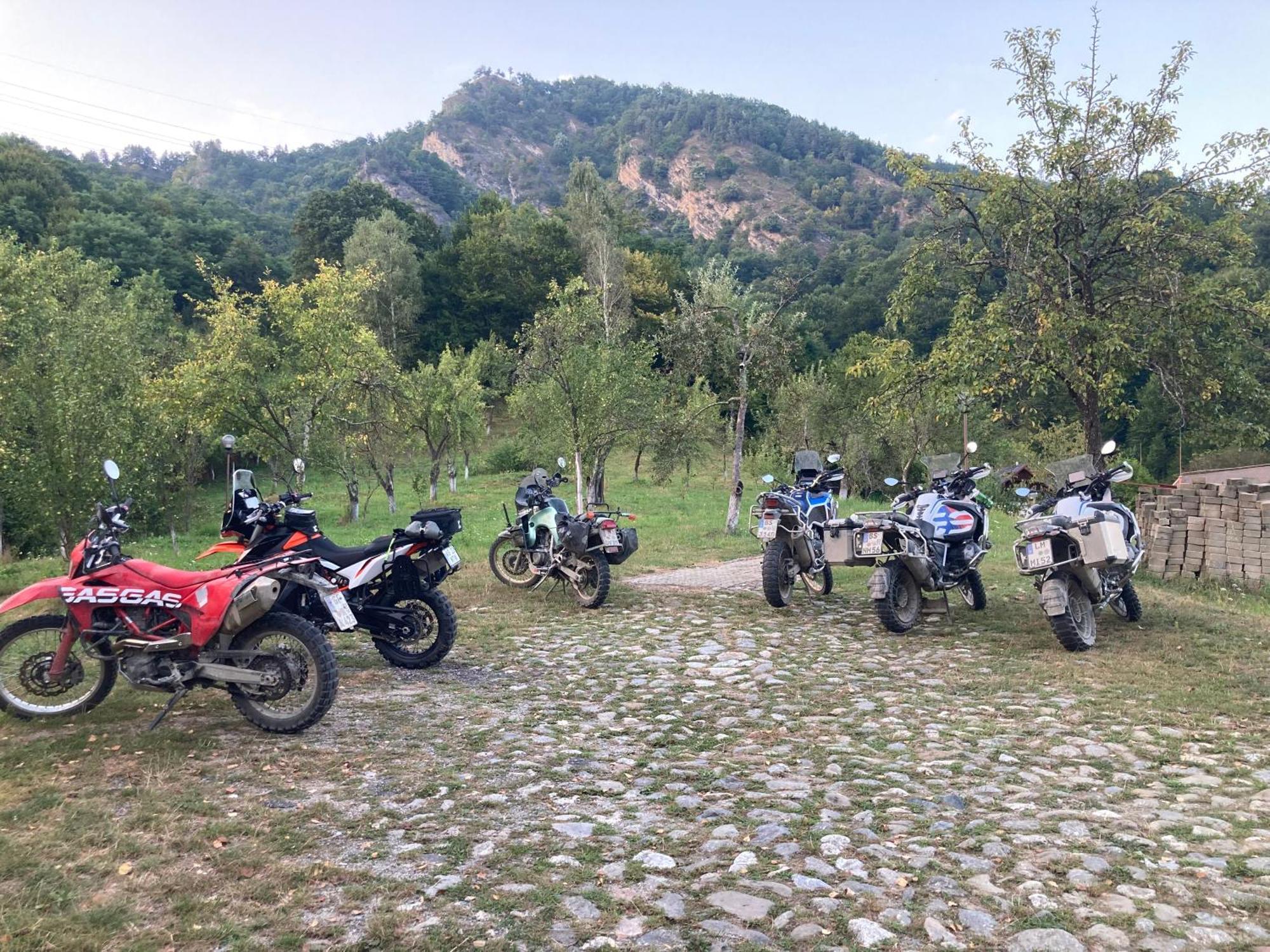 Villa Casa Colt De Rai Brezoi Esterno foto