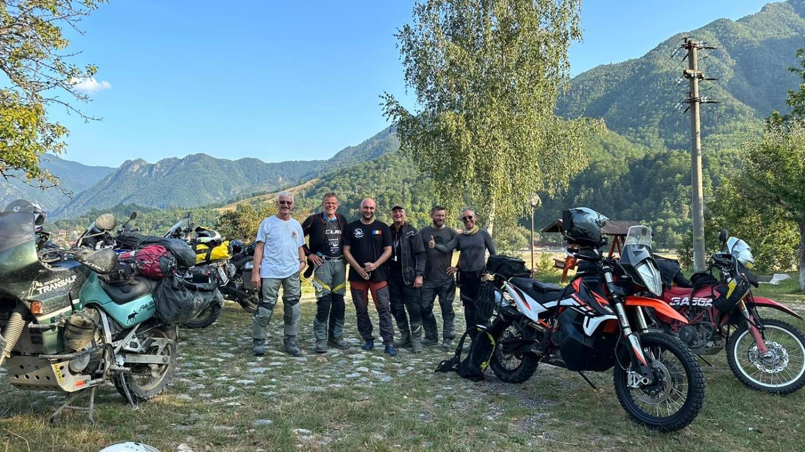 Villa Casa Colt De Rai Brezoi Esterno foto