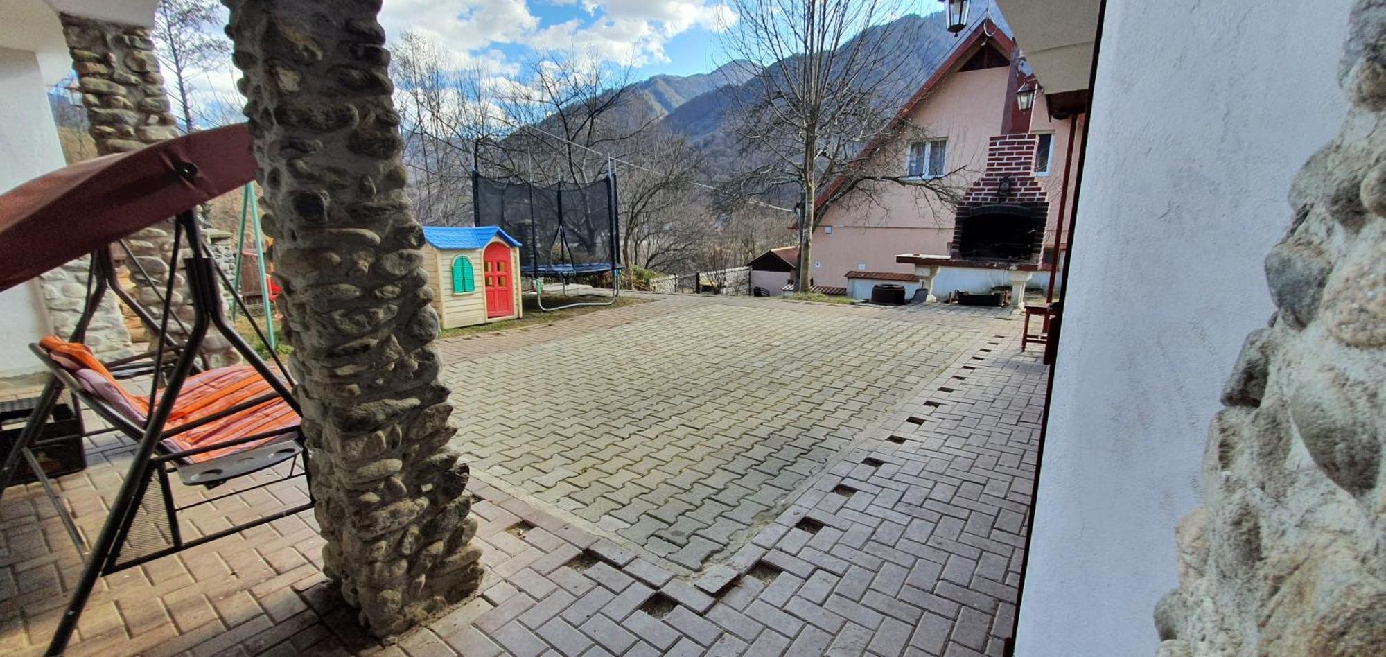 Villa Casa Colt De Rai Brezoi Esterno foto